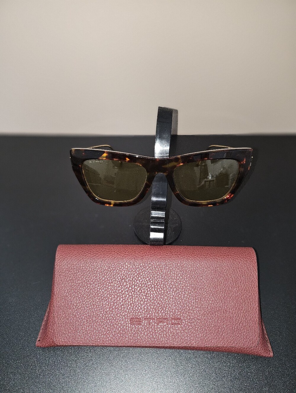 Etro Tortoiseshell Cat-Eye Sunglasses with Maroon Case